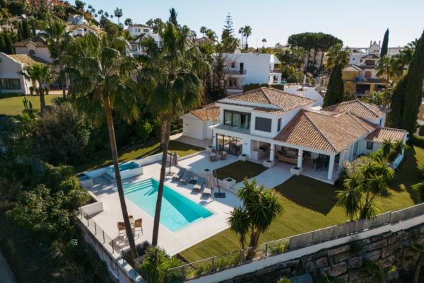 5 Bedrooms, 7 Bathrooms, Villa For Sale in Los Naranjos Golf, Nueva Andalucia